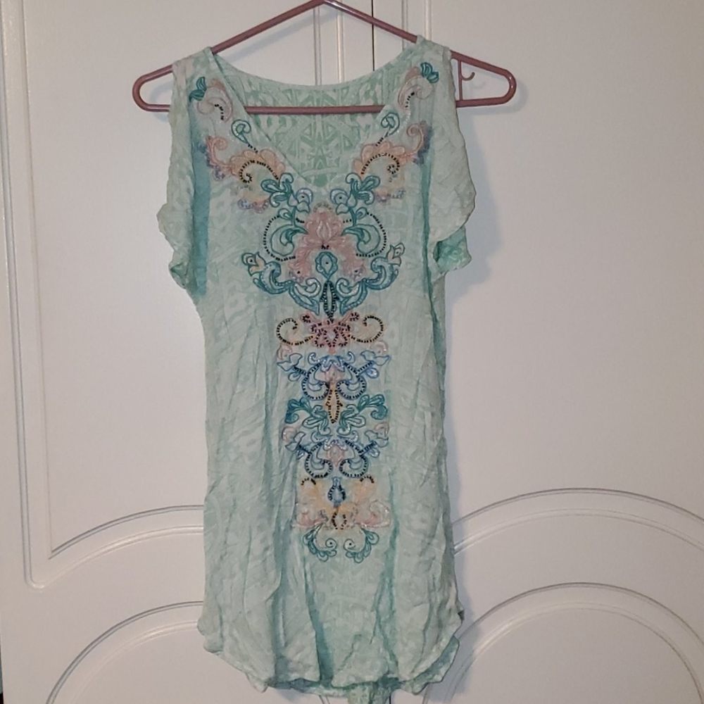 Pastel green beaded pattern
